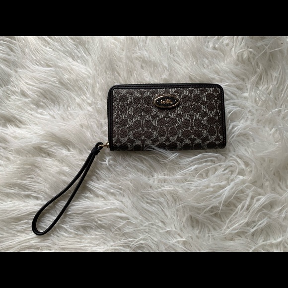 NWOT Coach leather wristlet wallet - Picture 2 of 8